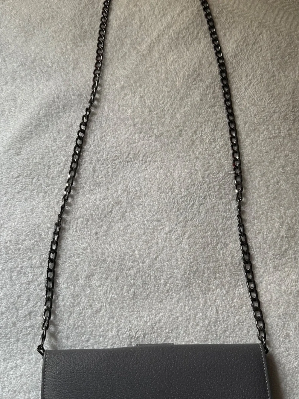✨ Gucci Pebbled Leather Wallet on Chain / Clutch ✨